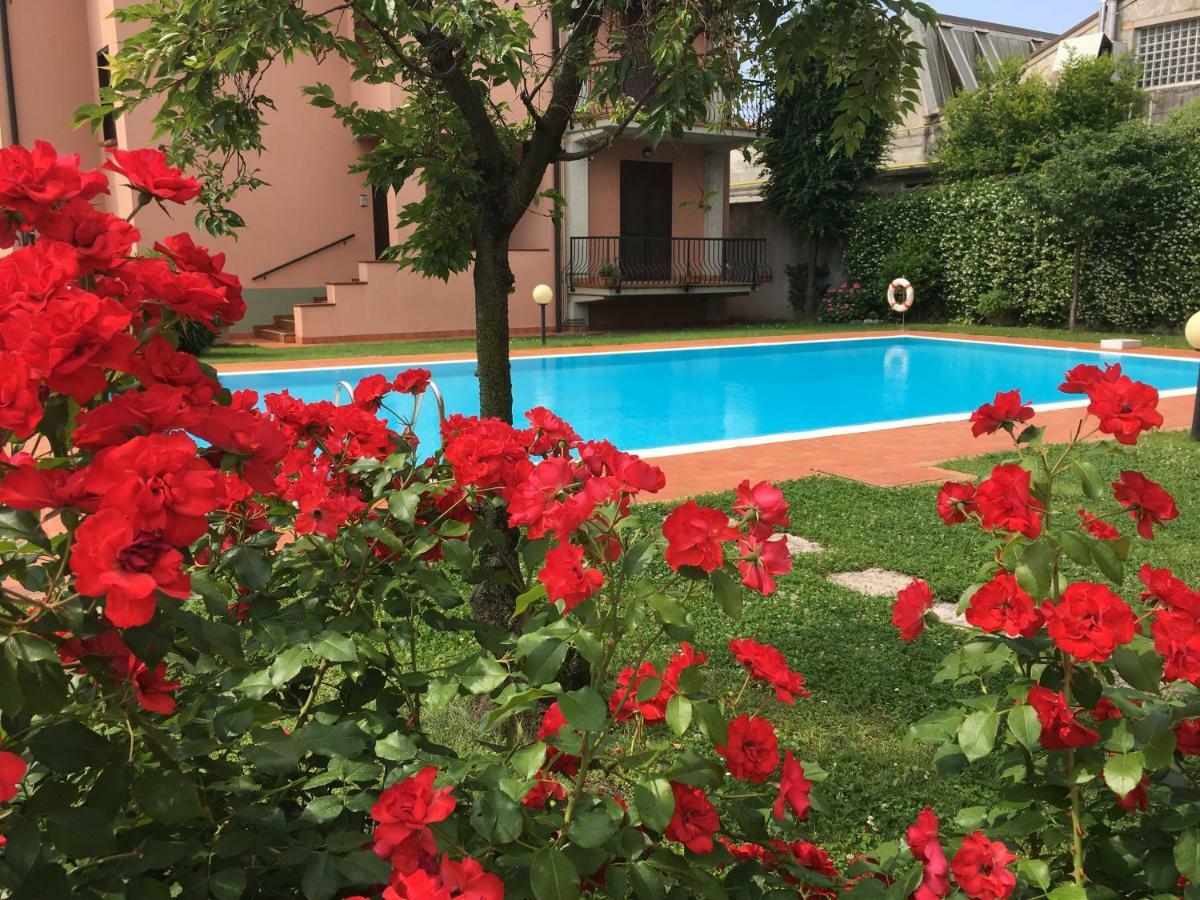 Indesenzano Apartment Desenzano del Garda Exteriör bild