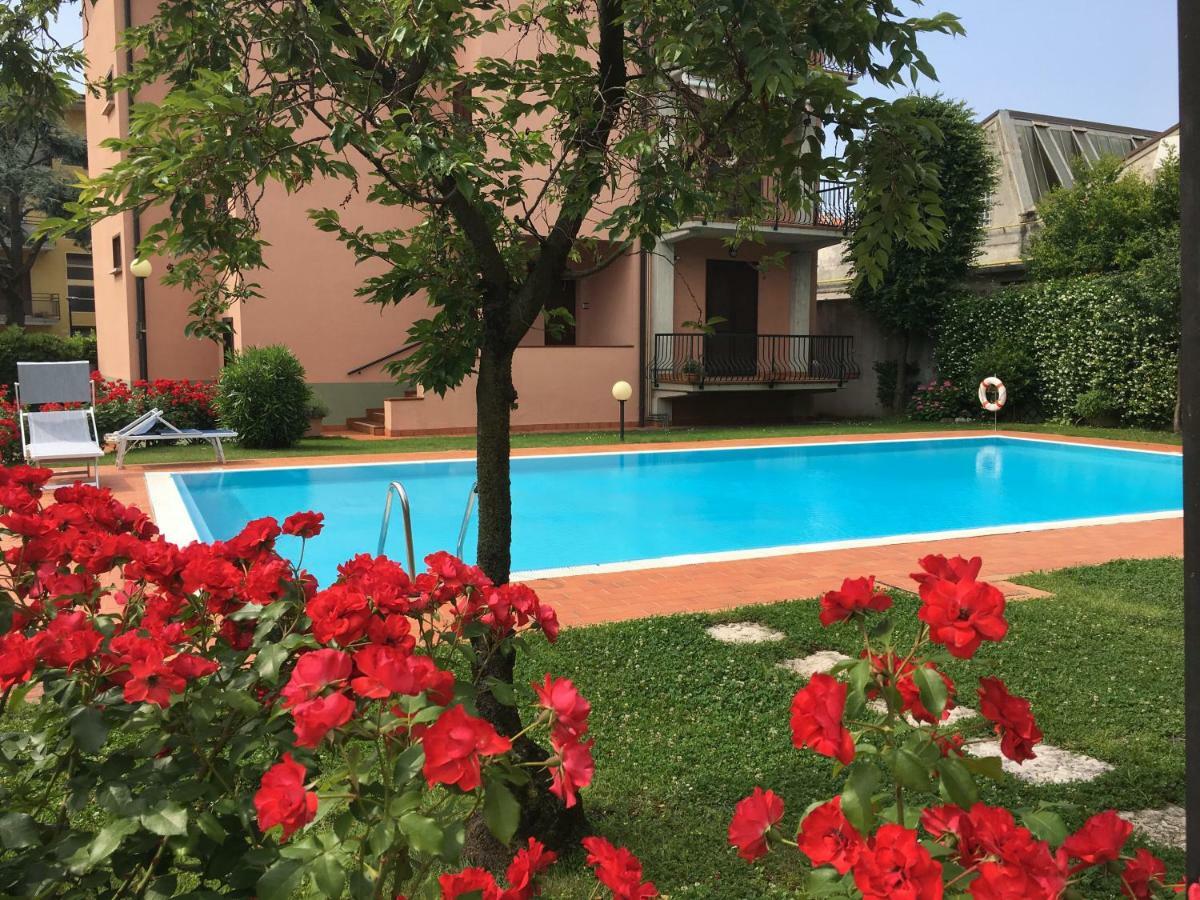 Indesenzano Apartment Desenzano del Garda Exteriör bild
